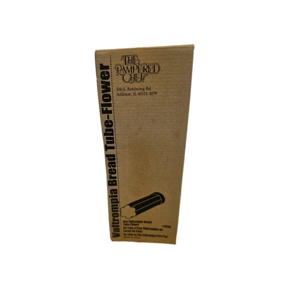 NIB The Pampered Chef - Valtrompia Bread Tube - Flower #1550